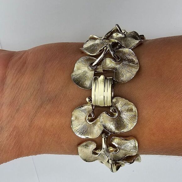 Vtg Lisner Bracelet Silver Tone Gingko Leaf Lily Pad Textured Disc Chunky 60s - Picture 11 of 11